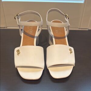 NWT - Franco Sarto Onella Block Heel